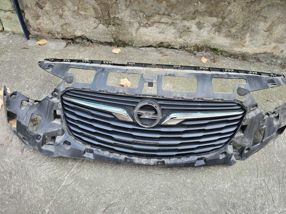 Предна решетка с държач за Opel Combo (2019) - Оригинална