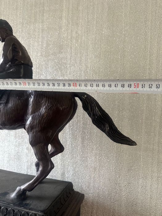 Масивна Бронзова Скулптура "Кон с Жокей" – 53 см / 10 кг