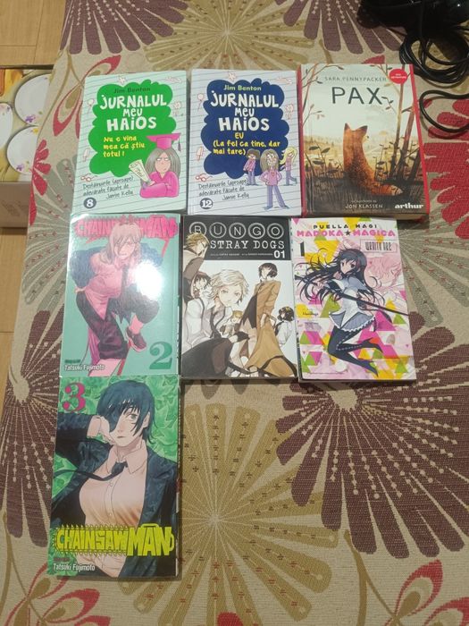 Cărți/manga de vânzare