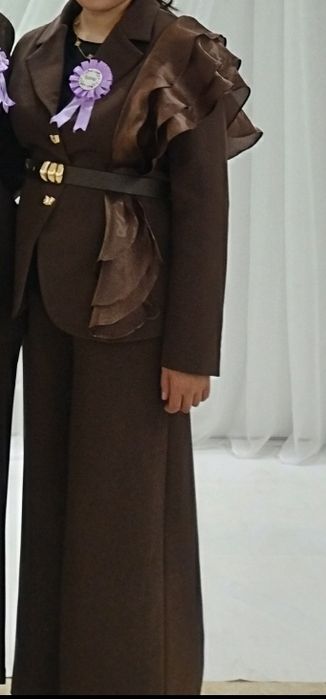 Женский брючный костюм