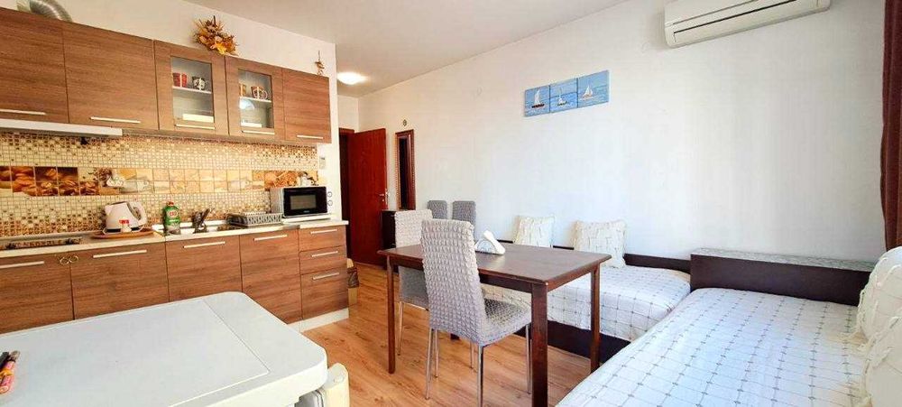 Продава се Двустаен апартамент в Свети Влас - 60 кв.м за 7 €/кв.м - Снимка #1