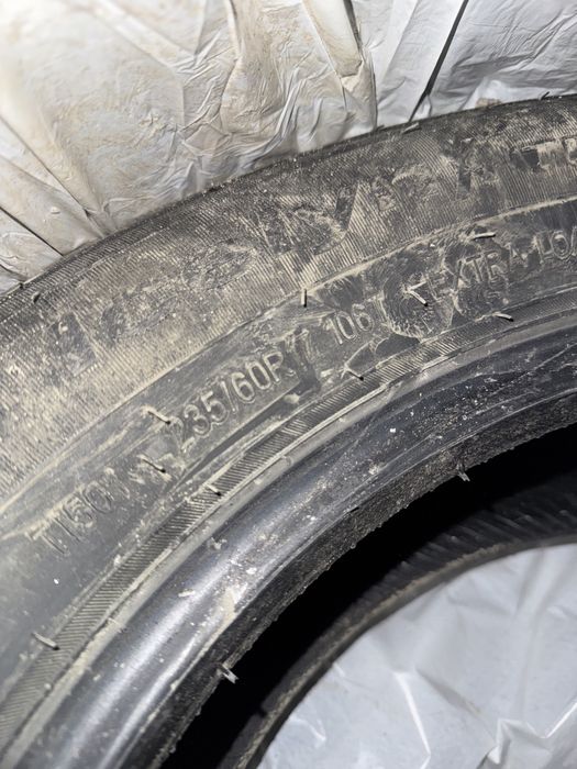 Продам комплект Зимних шин Triangle 235/60R17