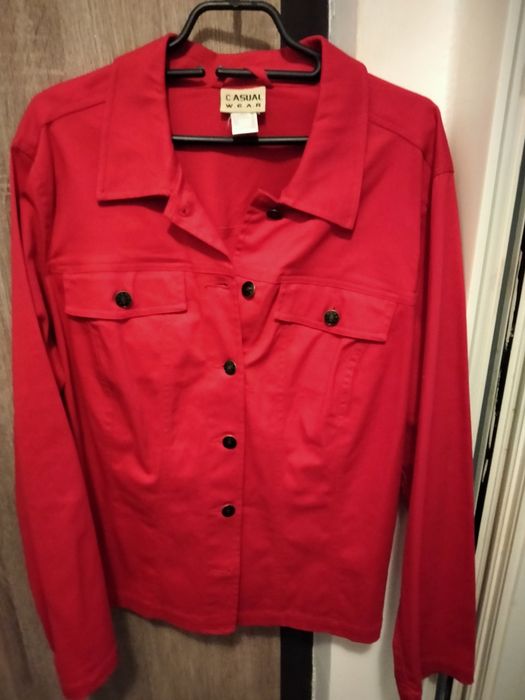 Geci noi, compleu , cămașă de in la 80 lei.