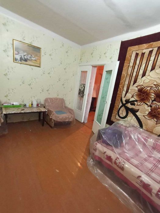 Продается 3 ком. кв. Срочно, Таш.область, Янгиюльский р-н, п.Гульбахор