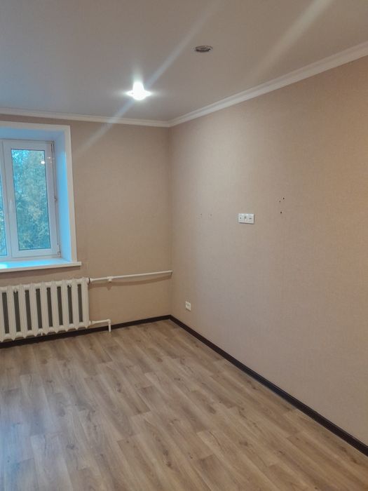 Продам  трехкомнатную квартиру