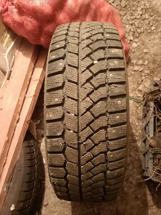 Продам шины на 205/65 r16
