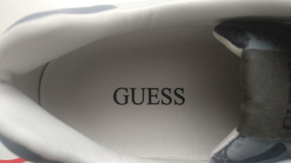 Маратонки GUESS, чисто нови
