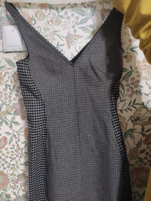 Платье шикарное облегающее