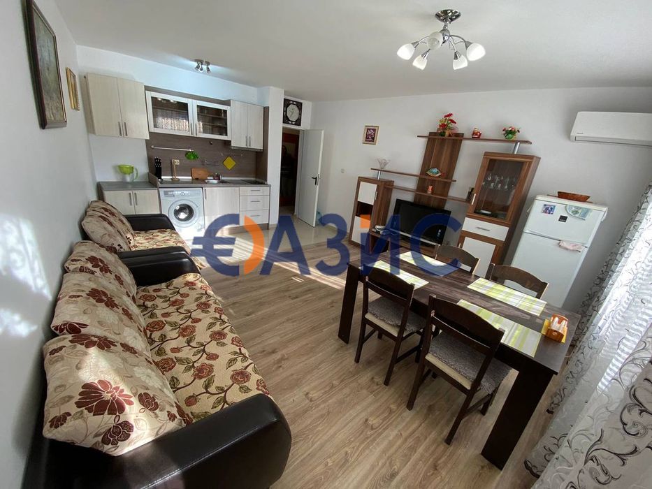 Продава се Двустаен апартамент в Свети Влас - 70 кв.м за 722 €/кв.м - Снимка #2