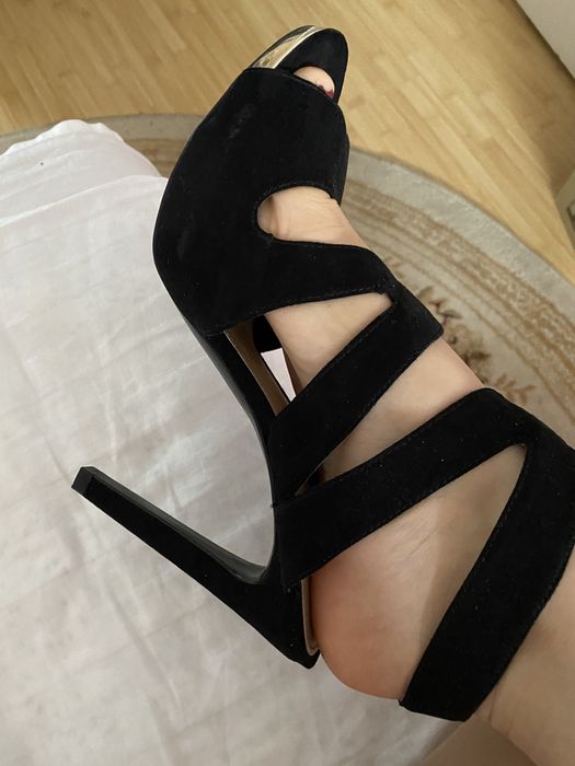 Sandale negre catifea Zara stare excelenta