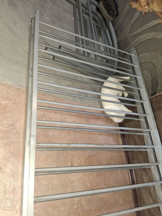 Продам 2 железные кровати