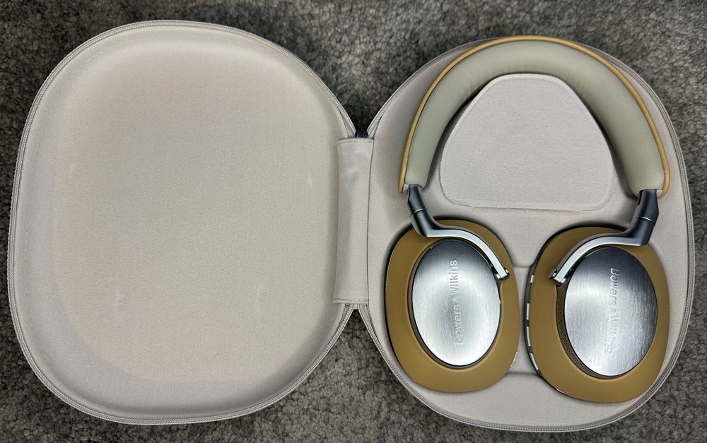 Vând Casti On-Ear Bowers & Wilkins PX8, Bluetooth, Microfon, ANC, Tan