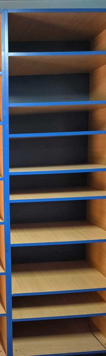 Mobilier  spațiu  comercial