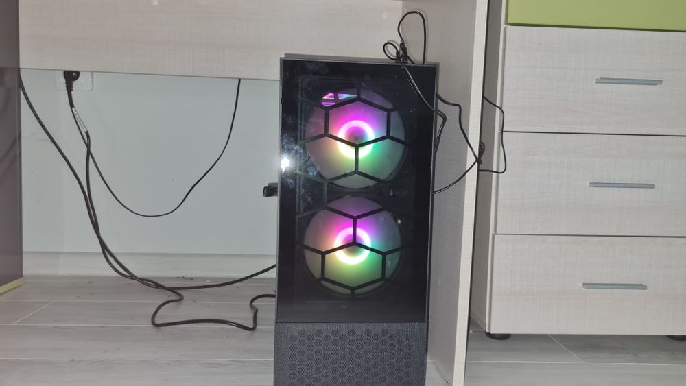 Гейминг компютър Asus Спешно!!!