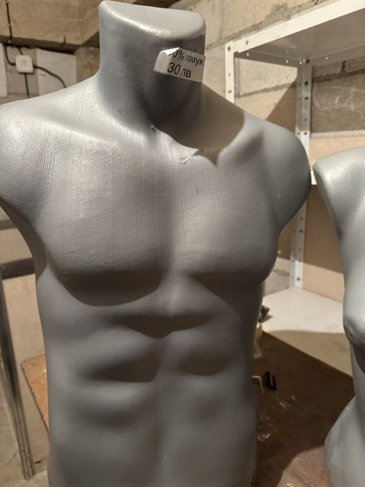 Мъжки и дамски манекени за дрехи