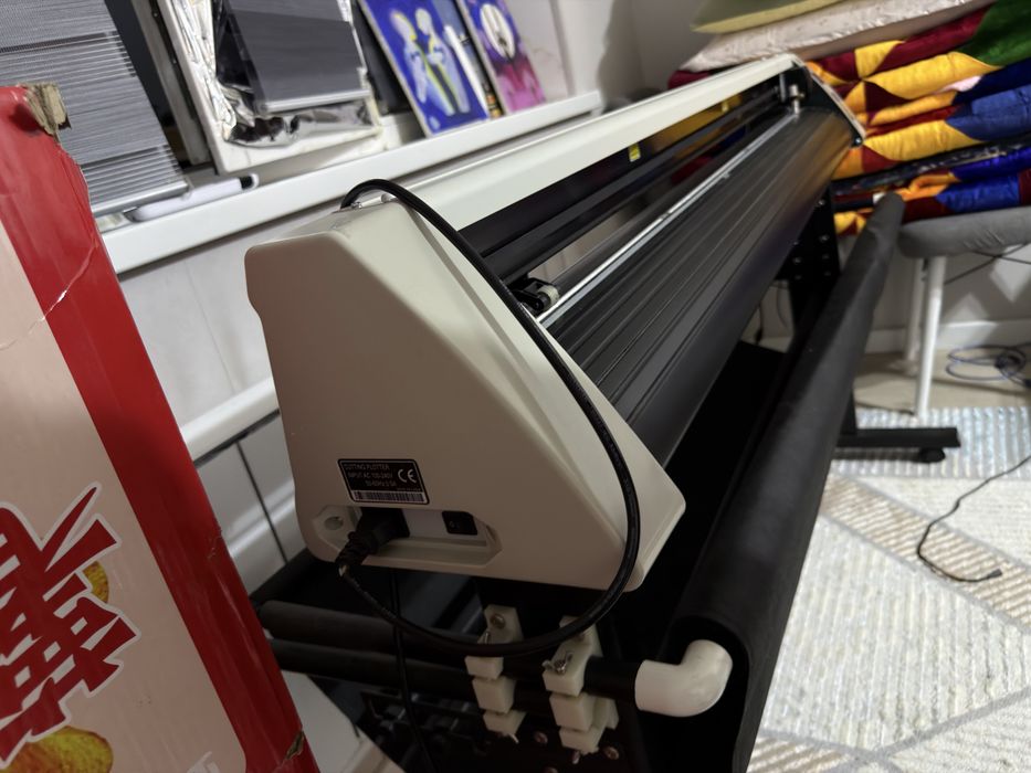 Продам плоттер REDSAIL RS1360C
