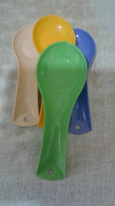 Подставка под ложку,половник, шумовку   из пластмасса