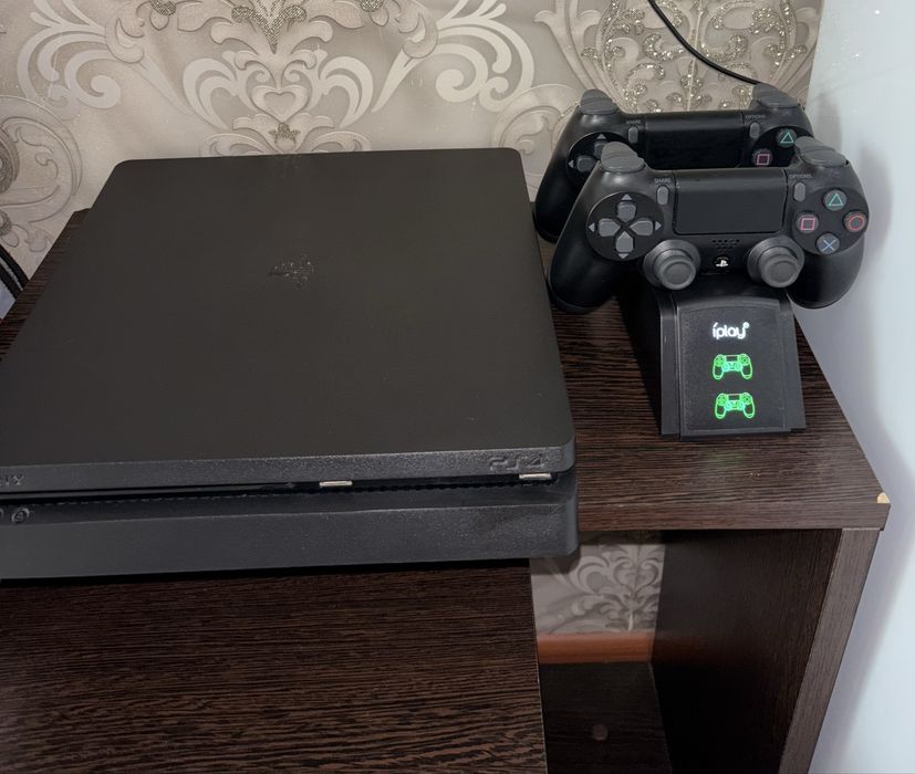 Продам PlayStation 4 Slim 1TB пс4 Ps4