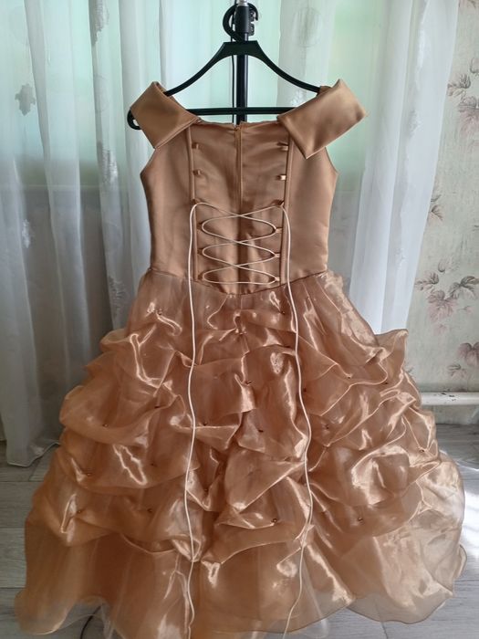 Платье на девочку. .