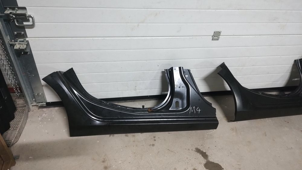 Prag dreapta Megan 4 Sedan , berlina