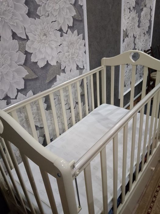 Продам детскую кроватку