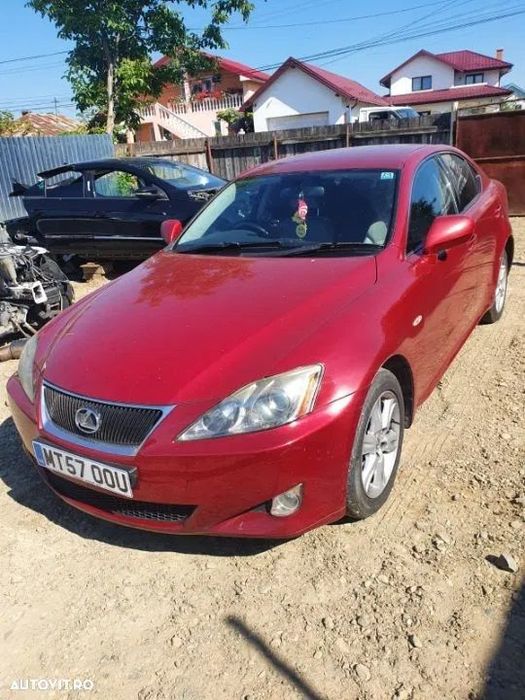 Dezmembrez Lexus IS 220 d an 2007 motor 2.2 d-cat 177 cp cod motor 2AD