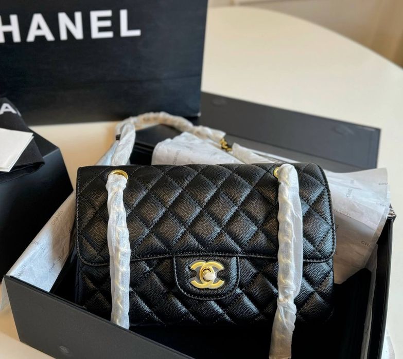 Нова чантa на Chanel