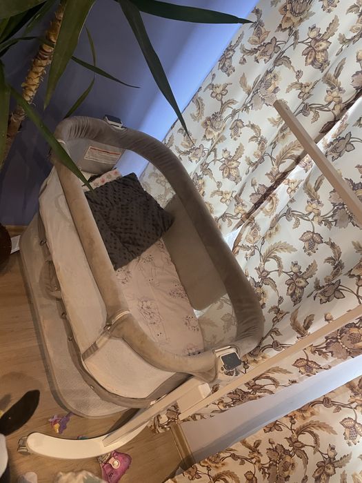 Patut co-sleeper atasabil la pat