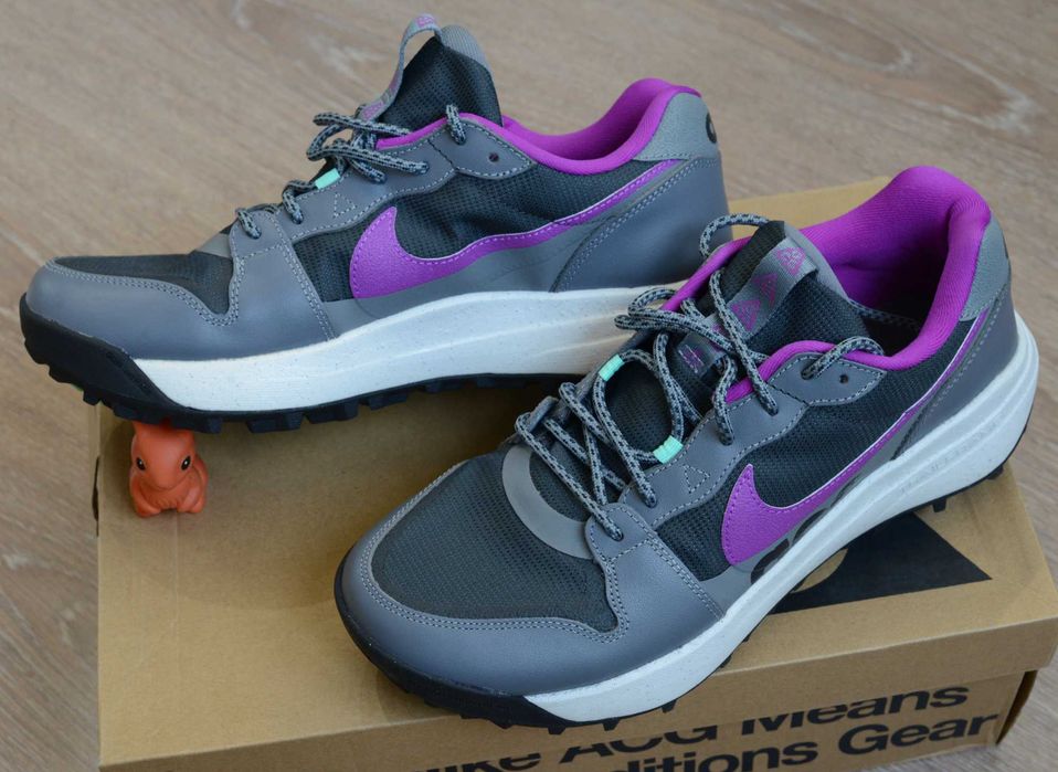 Nike 43 р. оригинальные кроссовки