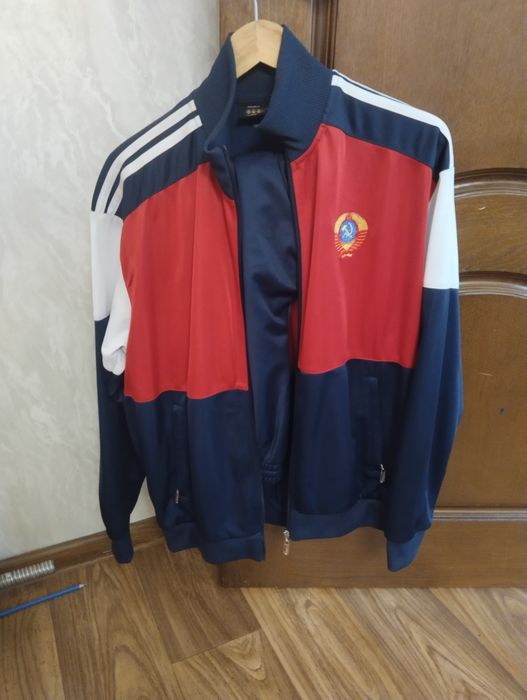 Спортивный костюм