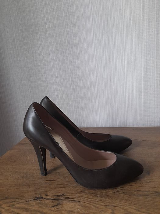 Emporio Armani дамски обувки 39 номер.