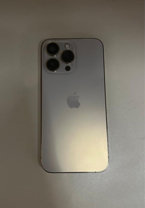 Продам iphone 13 pro в хорошем состоянии.