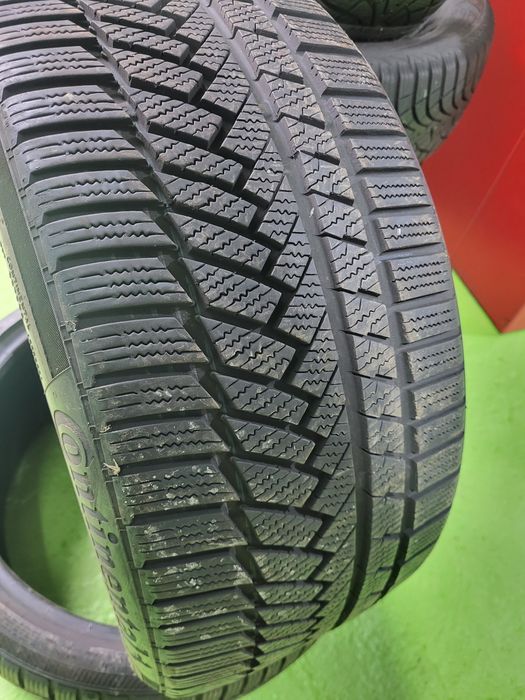 2 бр 225/35/18 Continental зимни гуми