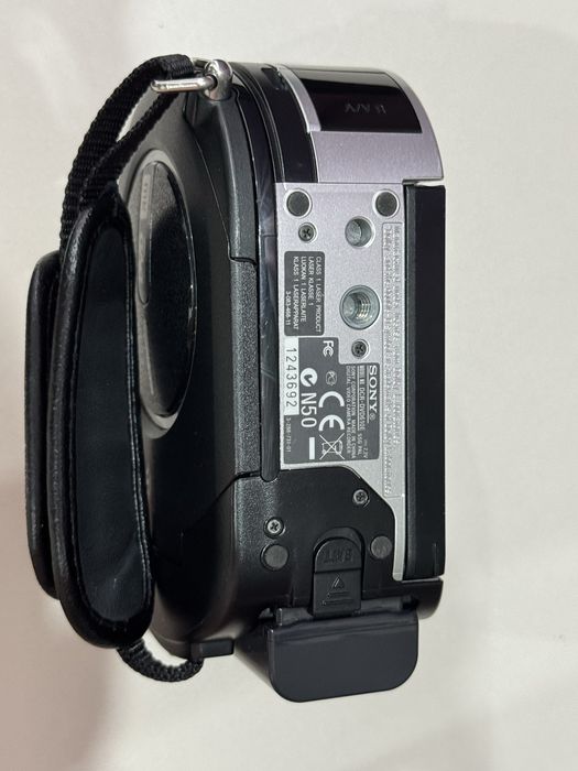 Продам видеокамеру Sony DCR-DVD610