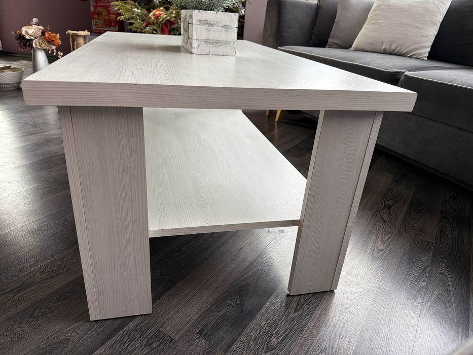 Стилна холна маса