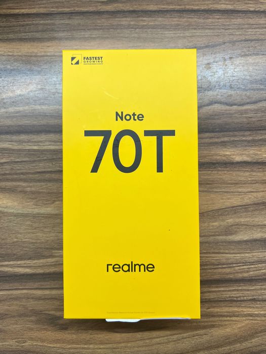 Мобилен Телефон Realme T70 + самозарядно истройство ,преносима батерия