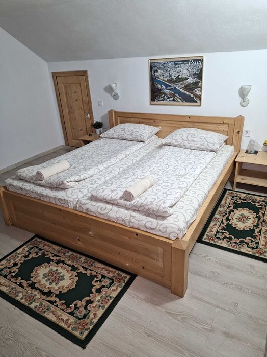 Închiriez casa de vacanta la munte cu ciubar