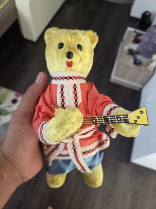 Jucărie veche ursulețul cu chitara