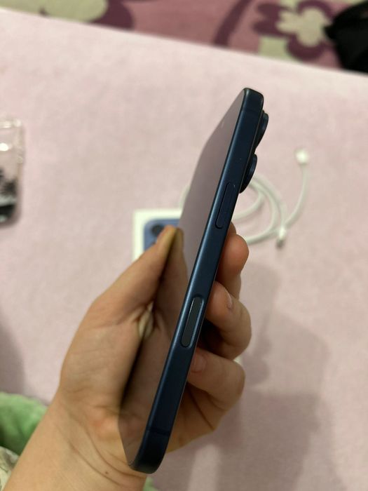 Iphone 17 pro,голубой