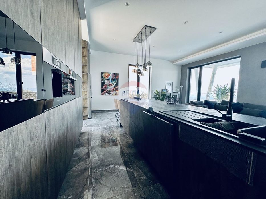 Продава се Къща в Балчик - 335 кв.м за 1612 €/кв.м - Снимка #6