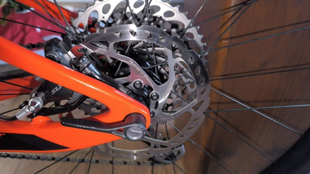 Vând discuri de frana Shimano SLX RT66 160mm