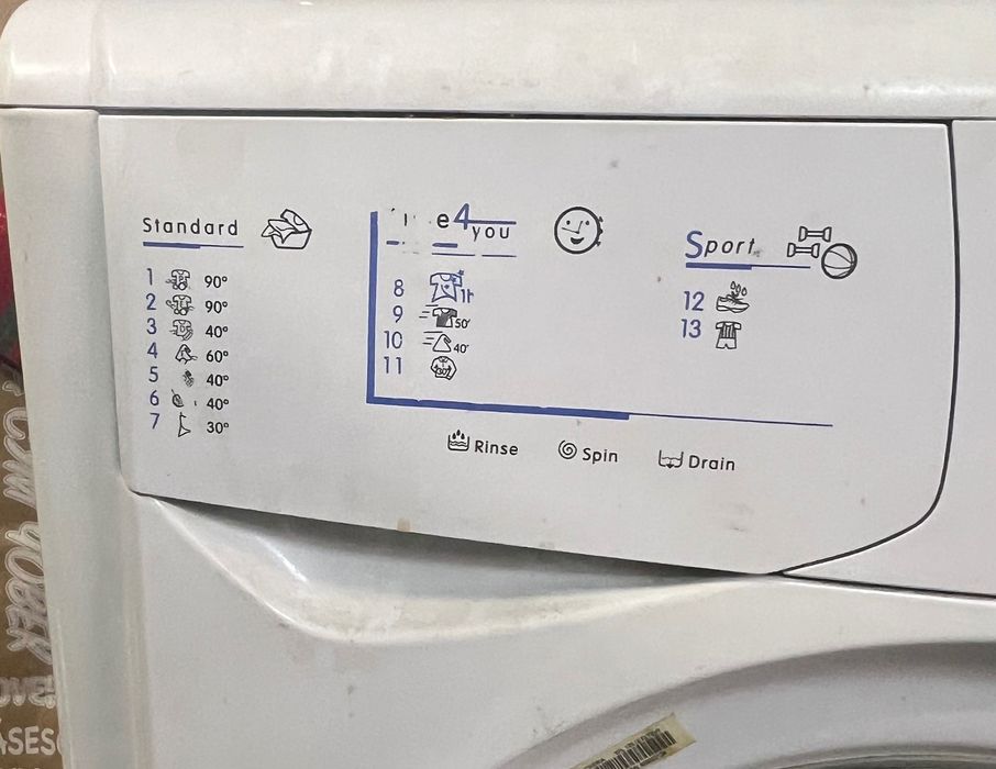 Пералня Indesit работеща