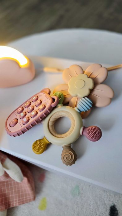 Baby box complet • Jucarii + ingrijire + decor