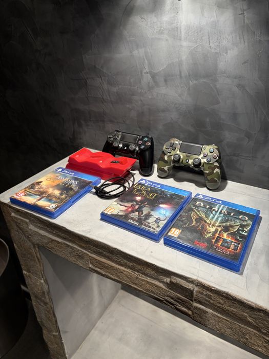 Ps4 Slim + 3 игри + охладителна система + зарядна станция