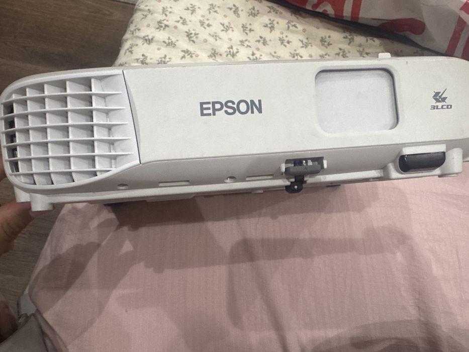 Epson видеопроектор, енгиде турипти хеч канака муаммоси йук
