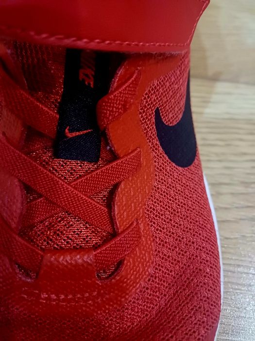 Сандали NIKE, стелка 18 см и маранонки nike 31