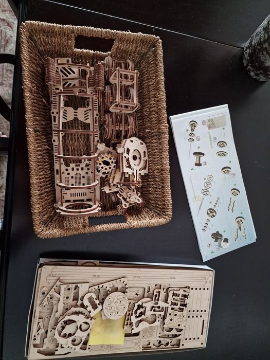 Vand locomotiva vagon si gara ugears lemn