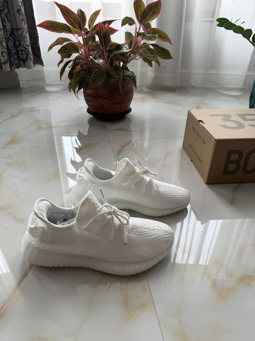 Adidadi Yezzy 350 V2
