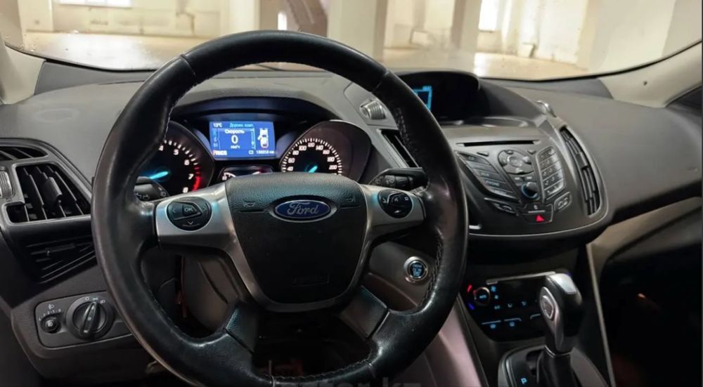 Продам кроссовер Форд куга 2014