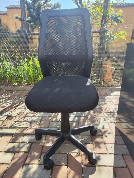Scaun de birou Kring Hana, inaltime reglabila, Mesh, Negru